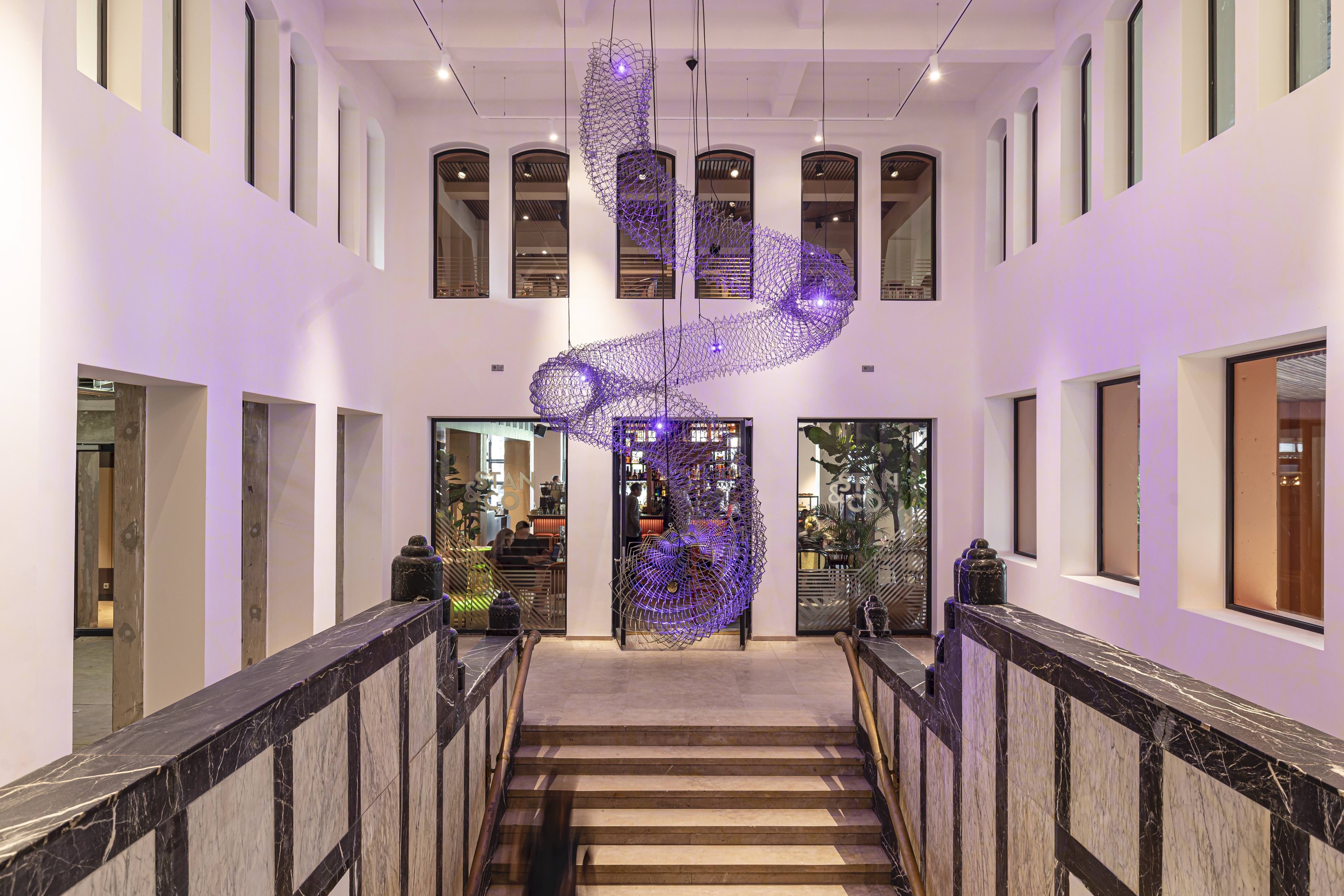 3 3. Diamantbeurs_hal_CapitalCAmsterdam_ZJA_Copyright_JWKaldenbach.jpg