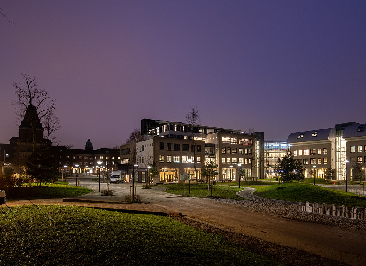 3 3. BUas_Van het landschap rondom de gebouwen maakten we een park.3.jpg