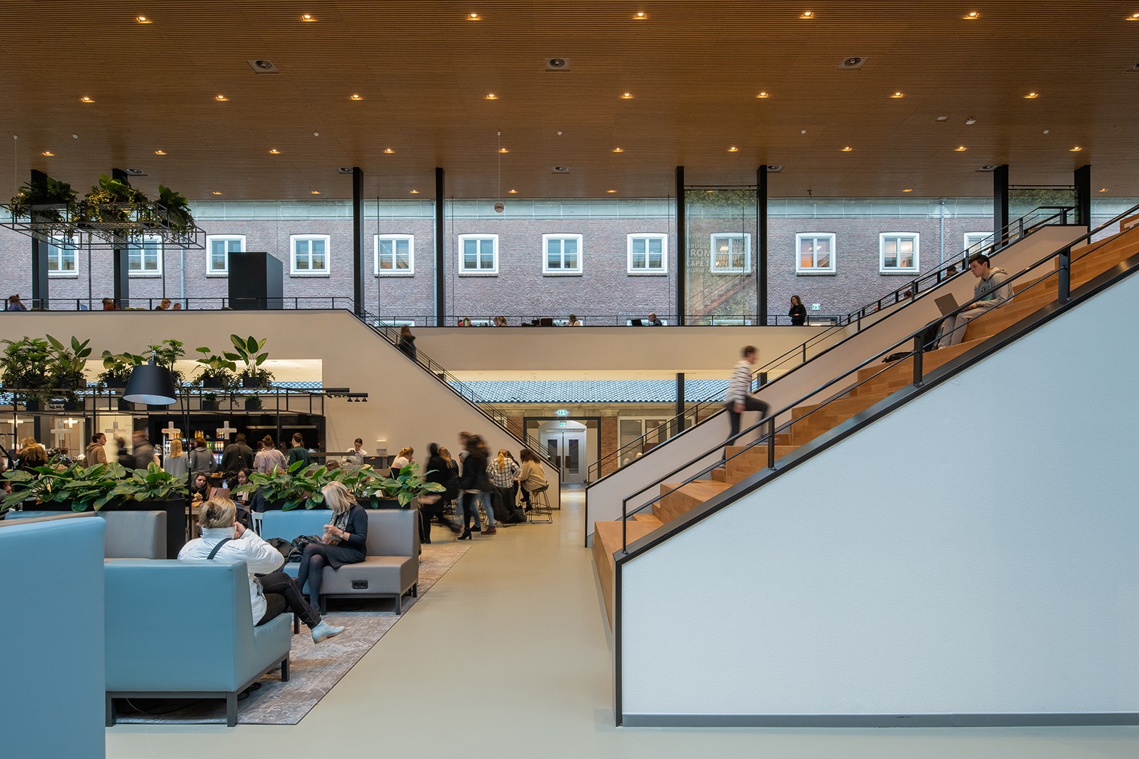 6 6. BUas_ Horizon_Plek om te eten, werken en ontmoeten.6.jpg