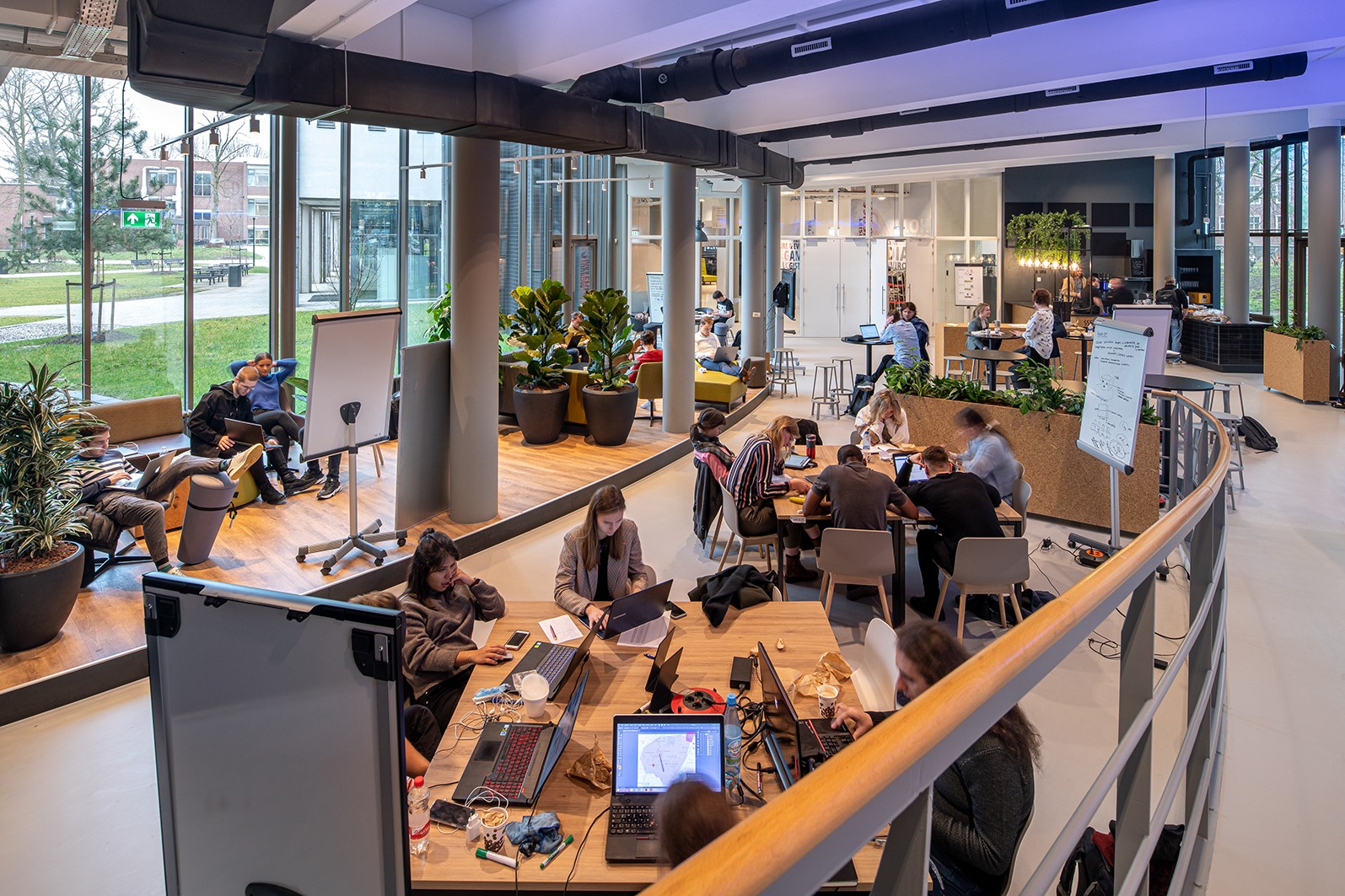 4 4. BUas_ Frontier_We versterkten de relatie tussen binnen en buiten.4.jpg