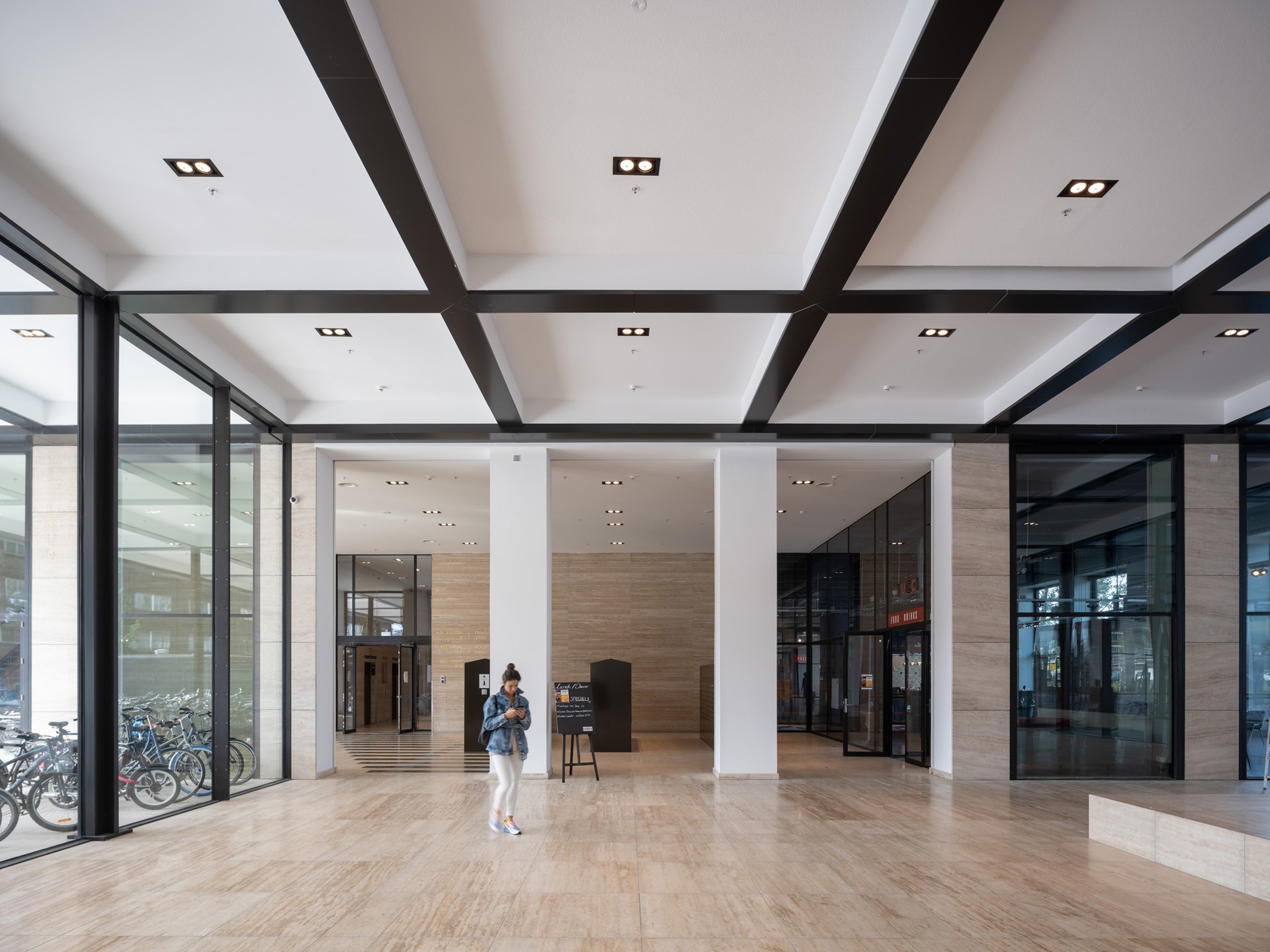 05_Lee_Towers_©OssipDuivenbode 05_Lee_Towers_©OssipDuivenbode.jpg