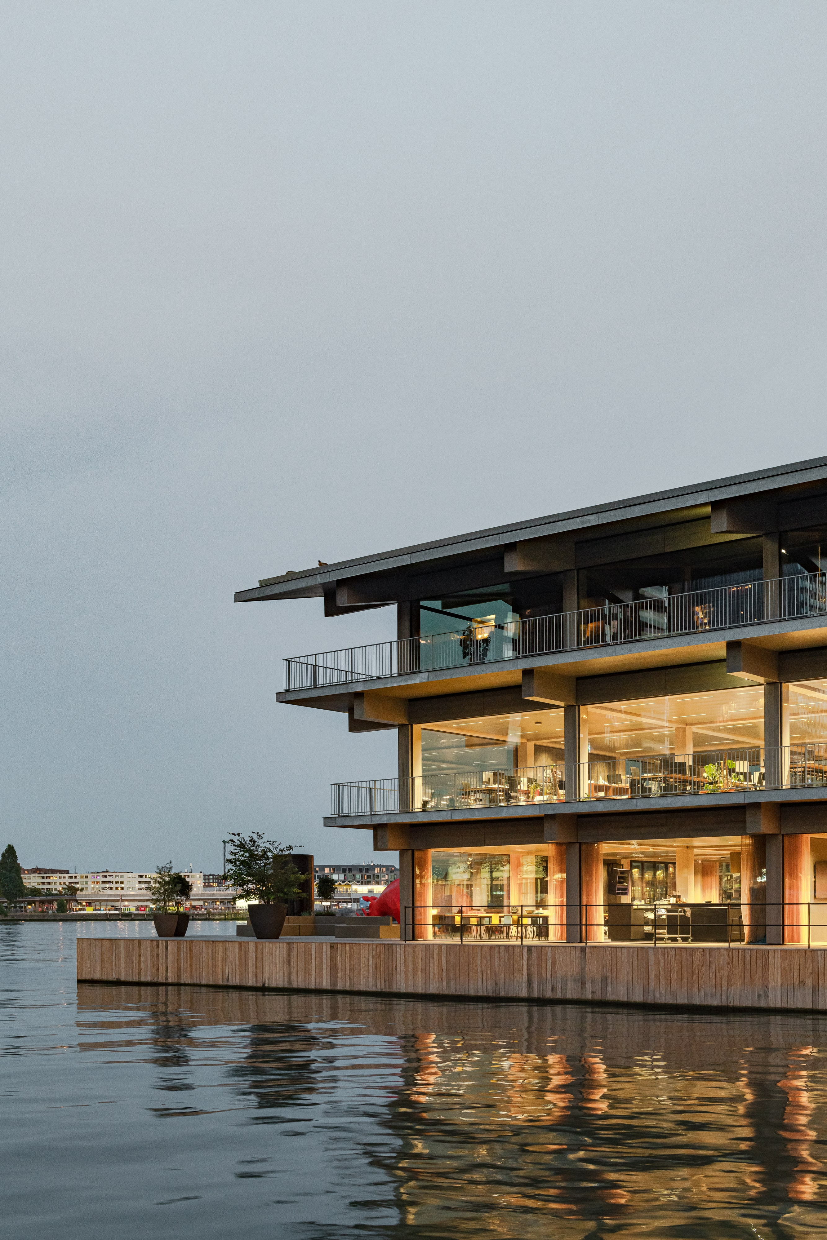 04 - Powerhouse Company - Floating Office Rotterdam - Sebastian van Damme-min 04 - Powerhouse Company - Floating Office Rotterdam - Sebastian van Damme-min.jpg