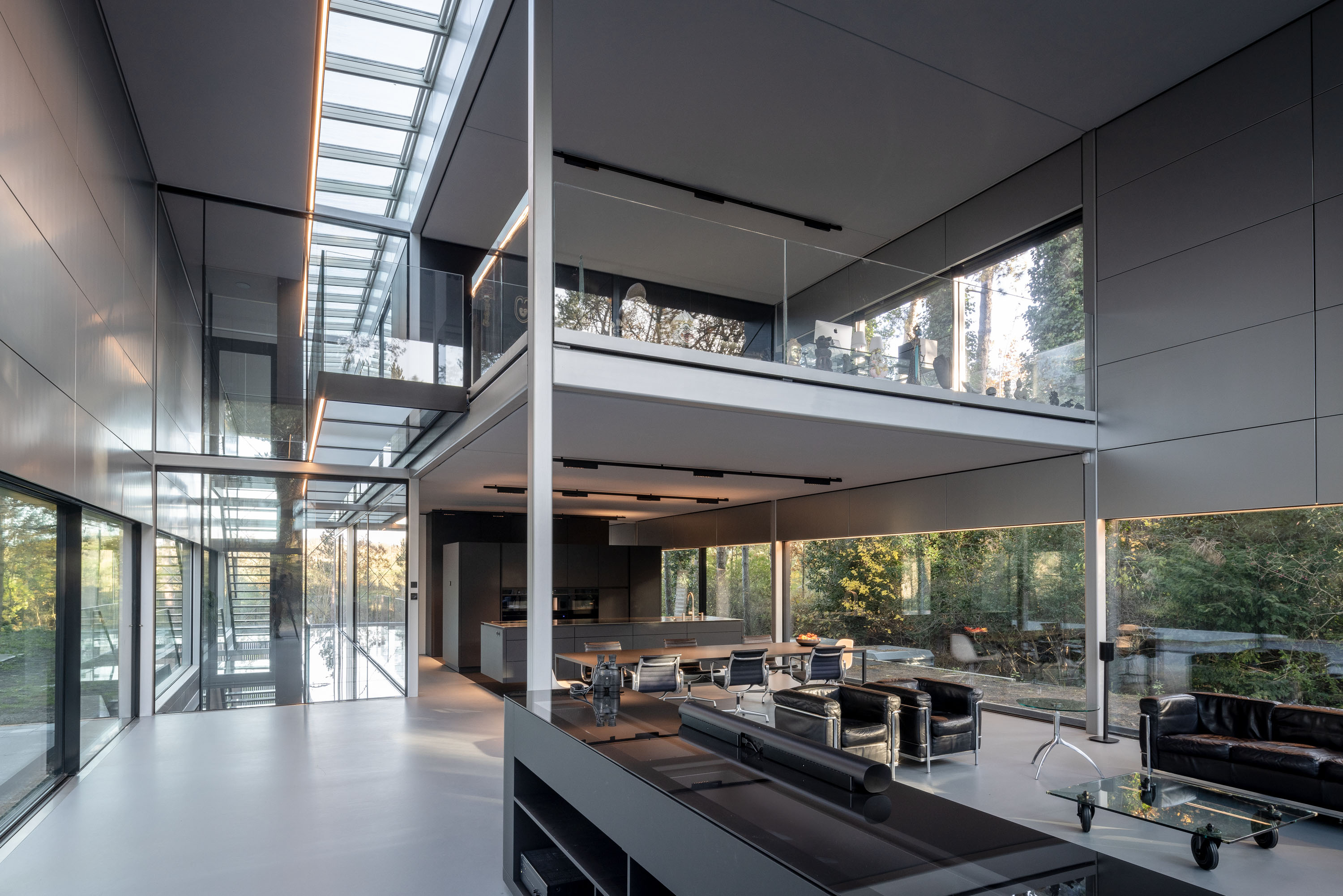 livingroom_and_kitchen_cepezed_lucasvanderwee_villa_meijendel