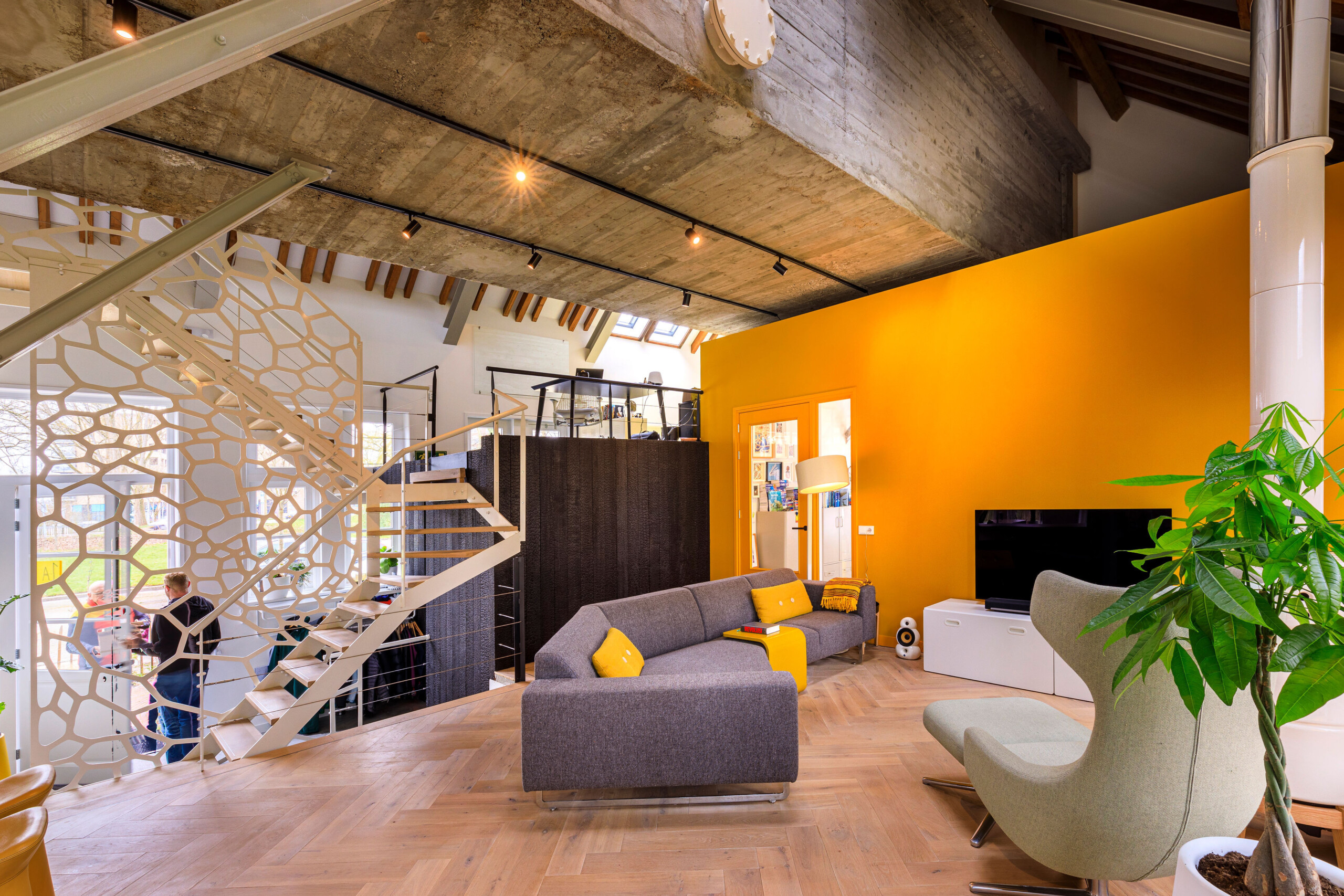 Slapen in een zwembadgebouw voor piepers - Hoofdfoto