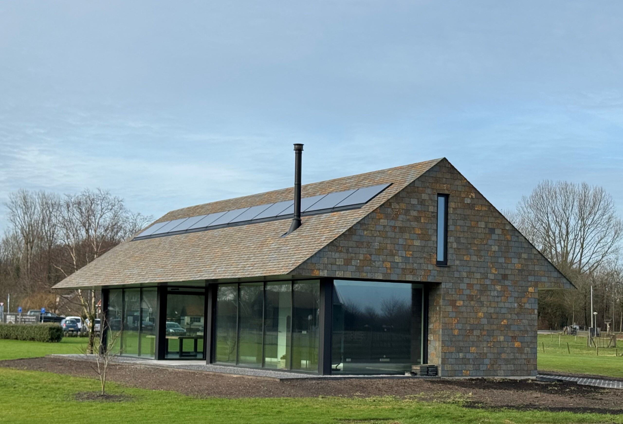 Onder een leien dakje - Hoofdfoto