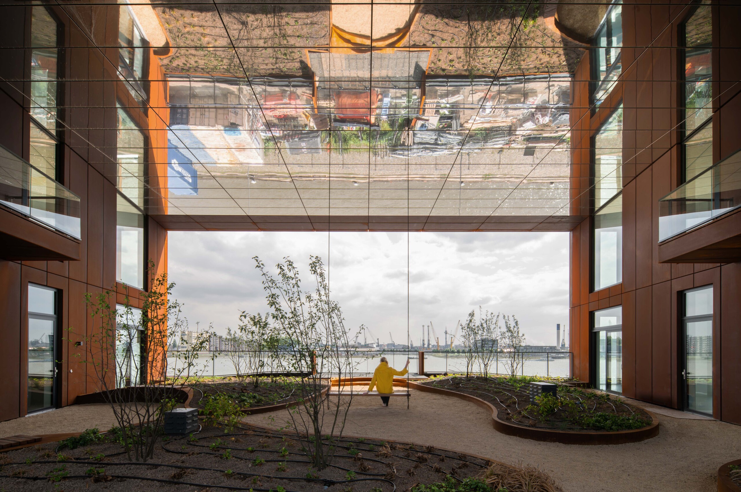 Lloyd Yard - Hoofdfoto